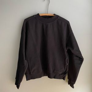 Lululemon Crewneck Pullover in Black (Size 6)